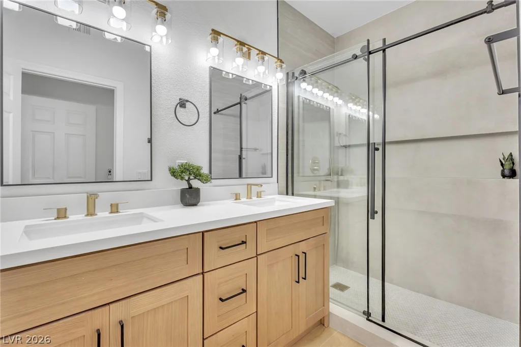 5225 Reno, Las Vegas, NV 89118
