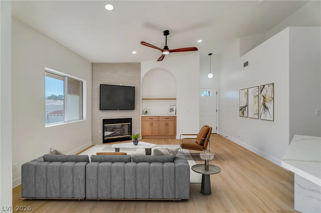 5225 Reno, Las Vegas, NV 89118