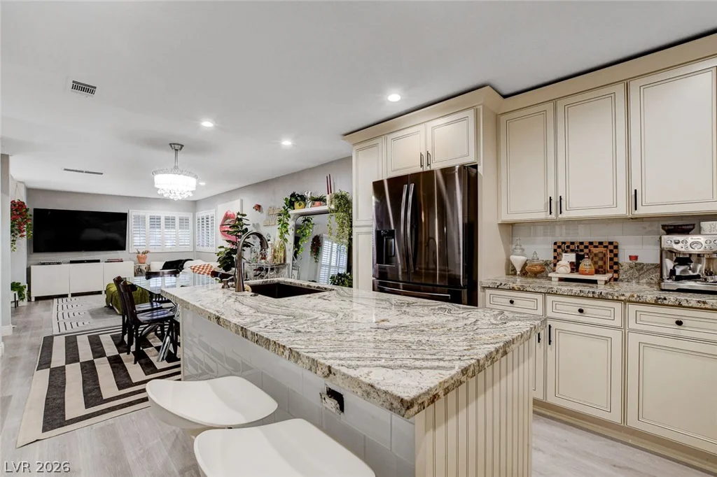 4425 Woodpine, Las Vegas, NV 89119