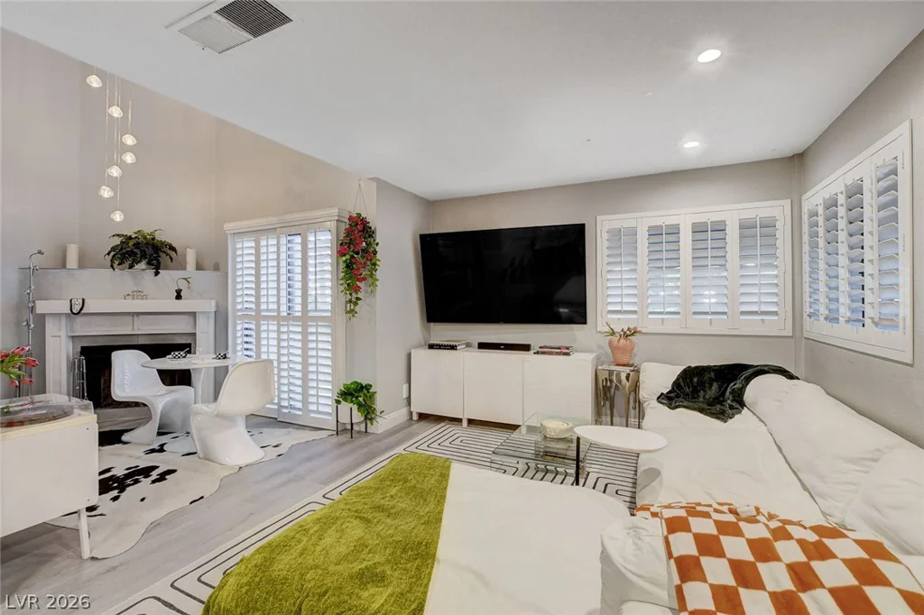 4425 Woodpine, Las Vegas, NV 89119