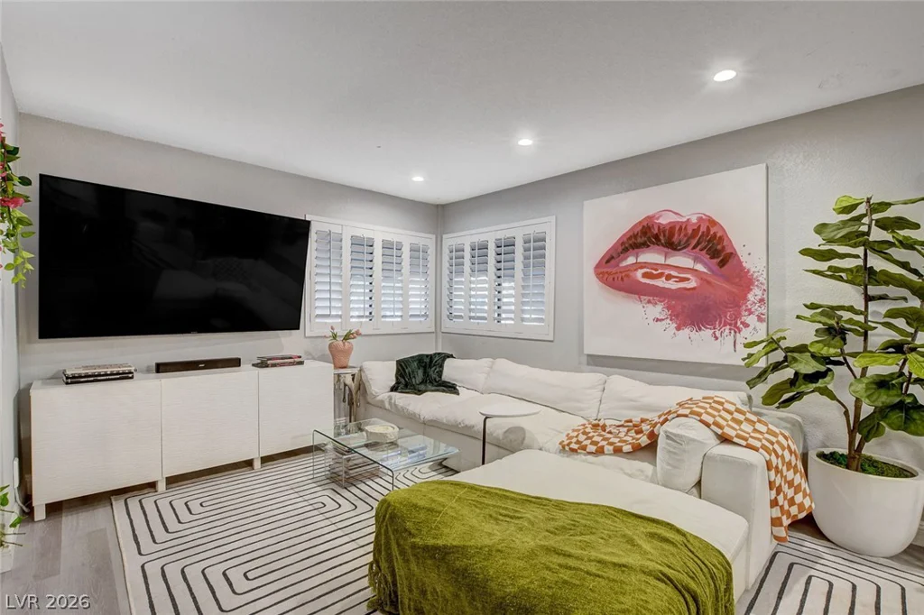 4425 Woodpine, Las Vegas, NV 89119