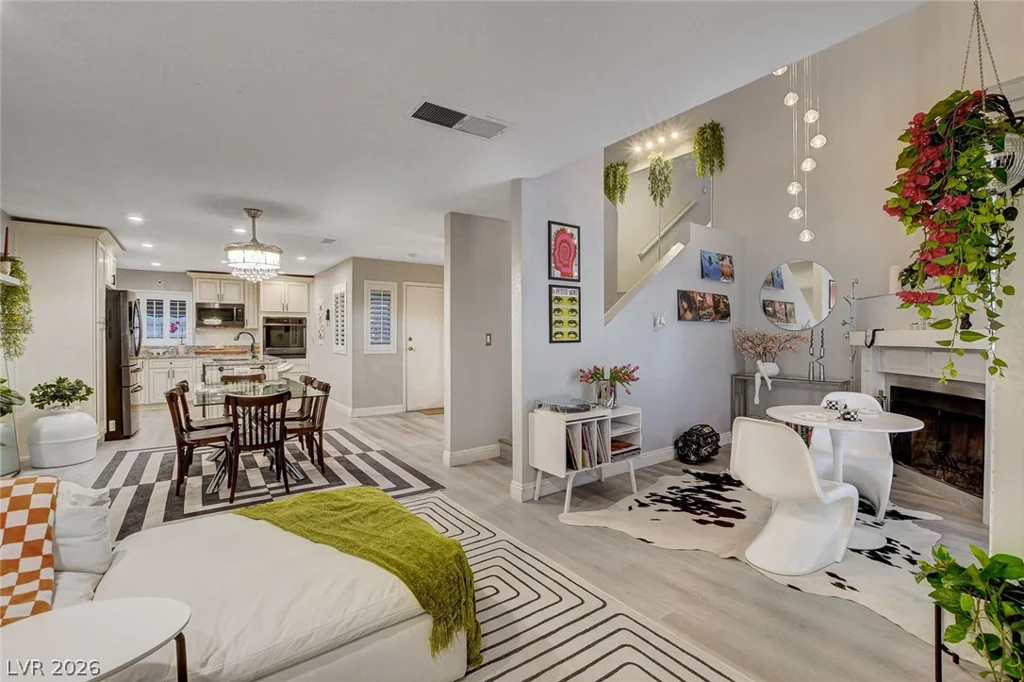4425 Woodpine, Las Vegas, NV 89119