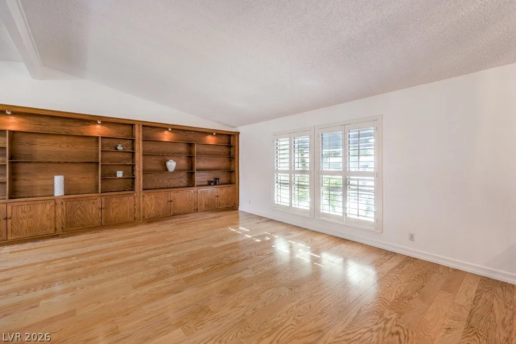 1621 Amalfi, Las Vegas, NV 89117