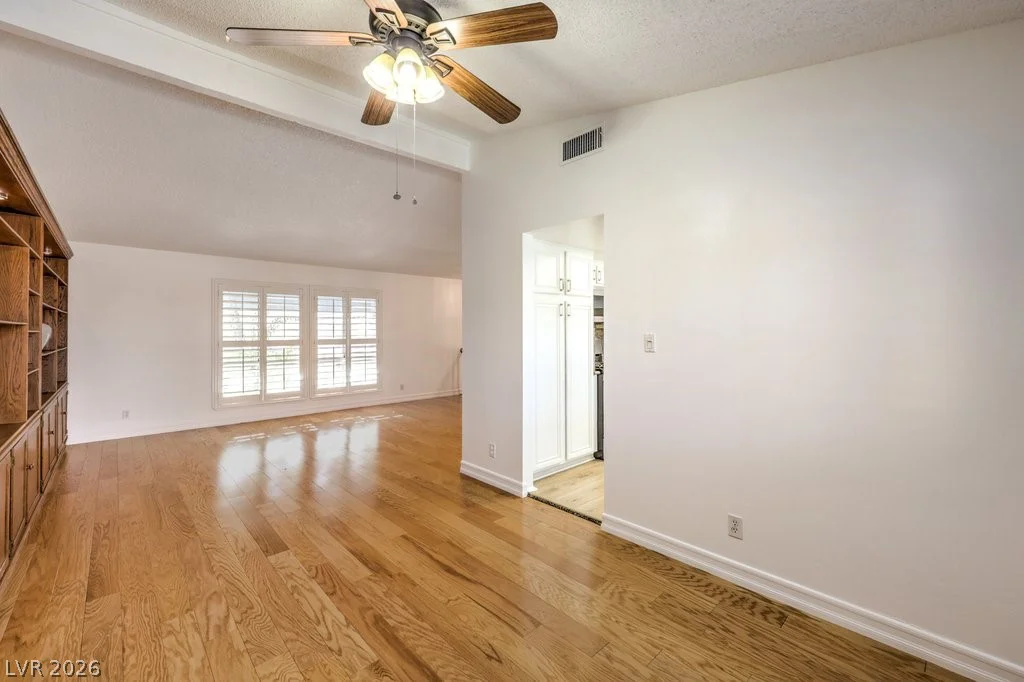 1621 Amalfi, Las Vegas, NV 89117
