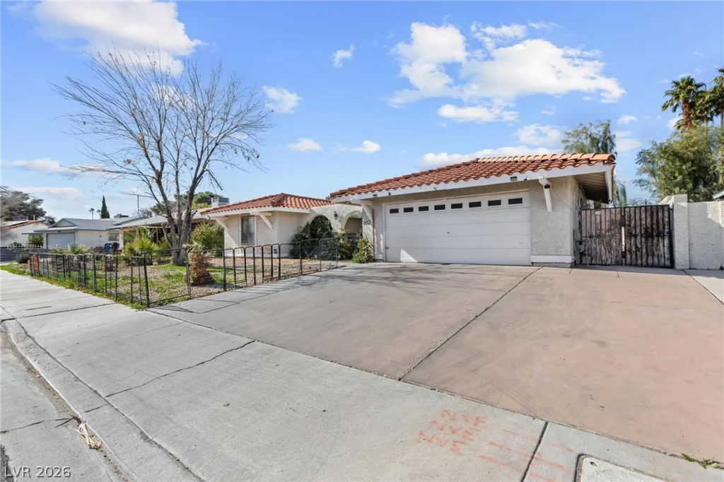 2423 Vista Colina, Henderson, NV 89014