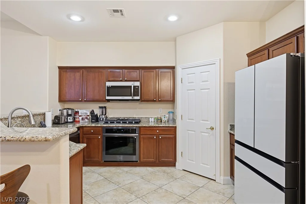 8668 Wade Lake, Las Vegas, NV 89178