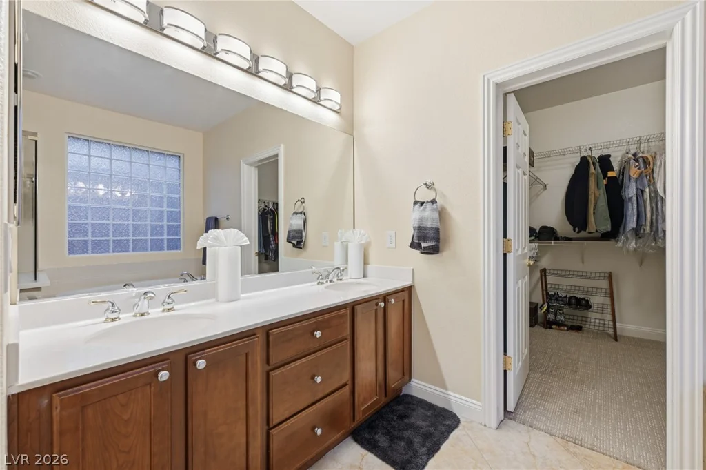 8668 Wade Lake, Las Vegas, NV 89178