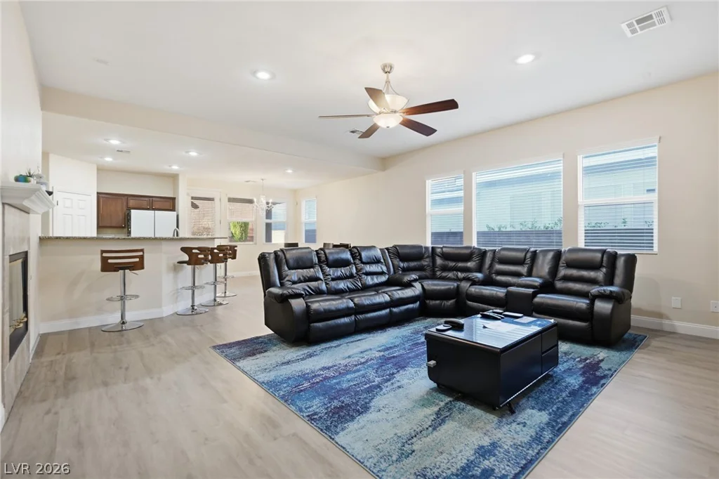8668 Wade Lake, Las Vegas, NV 89178