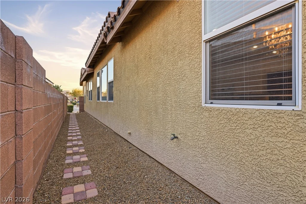 8668 Wade Lake, Las Vegas, NV 89178