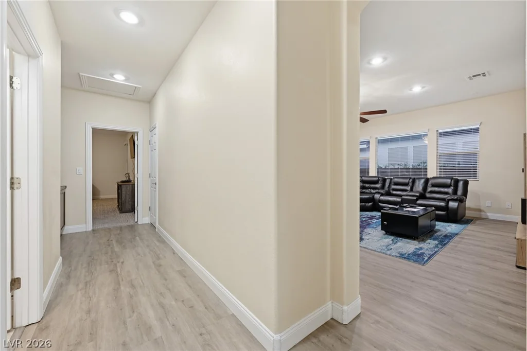 8668 Wade Lake, Las Vegas, NV 89178