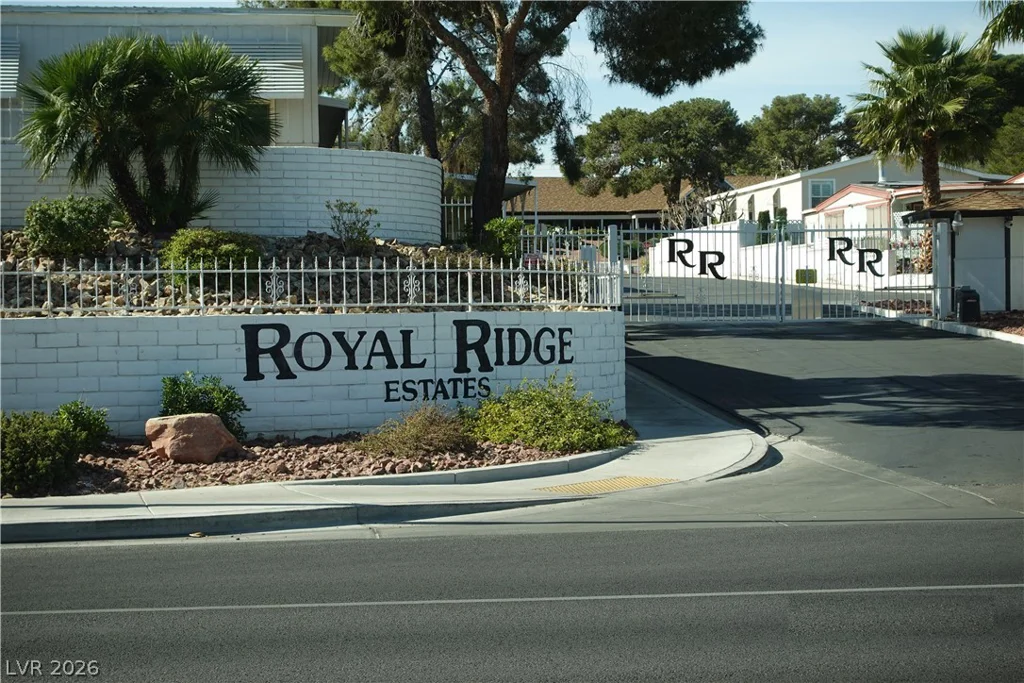5048 Royal, Las Vegas, NV 89103