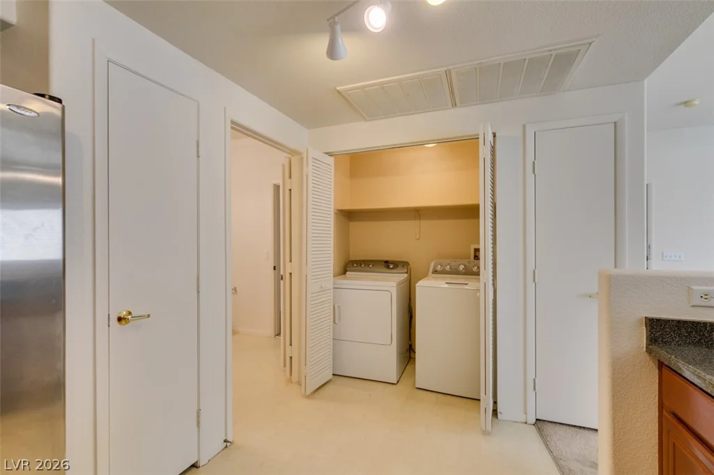10245 Maryland, Las Vegas, NV 89183