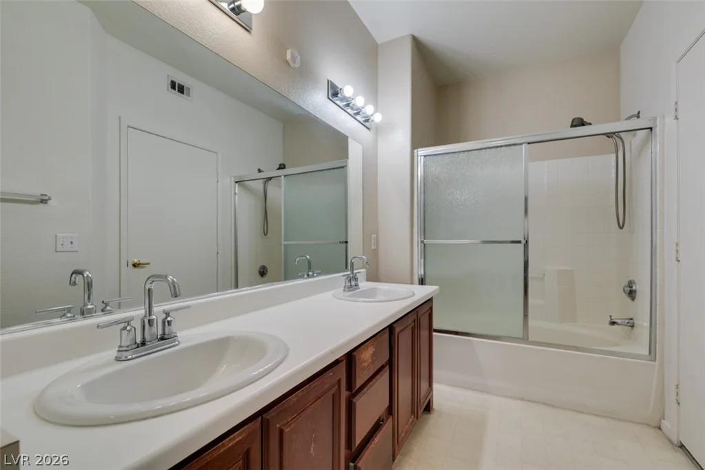 10245 Maryland, Las Vegas, NV 89183