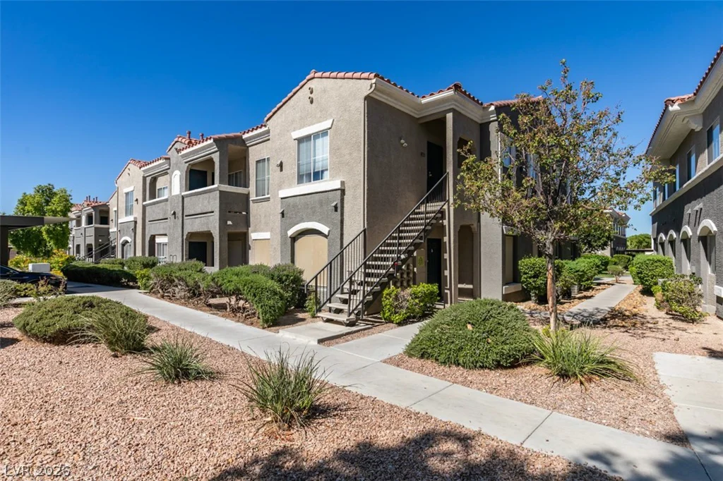 10245 Maryland, Las Vegas, NV 89183