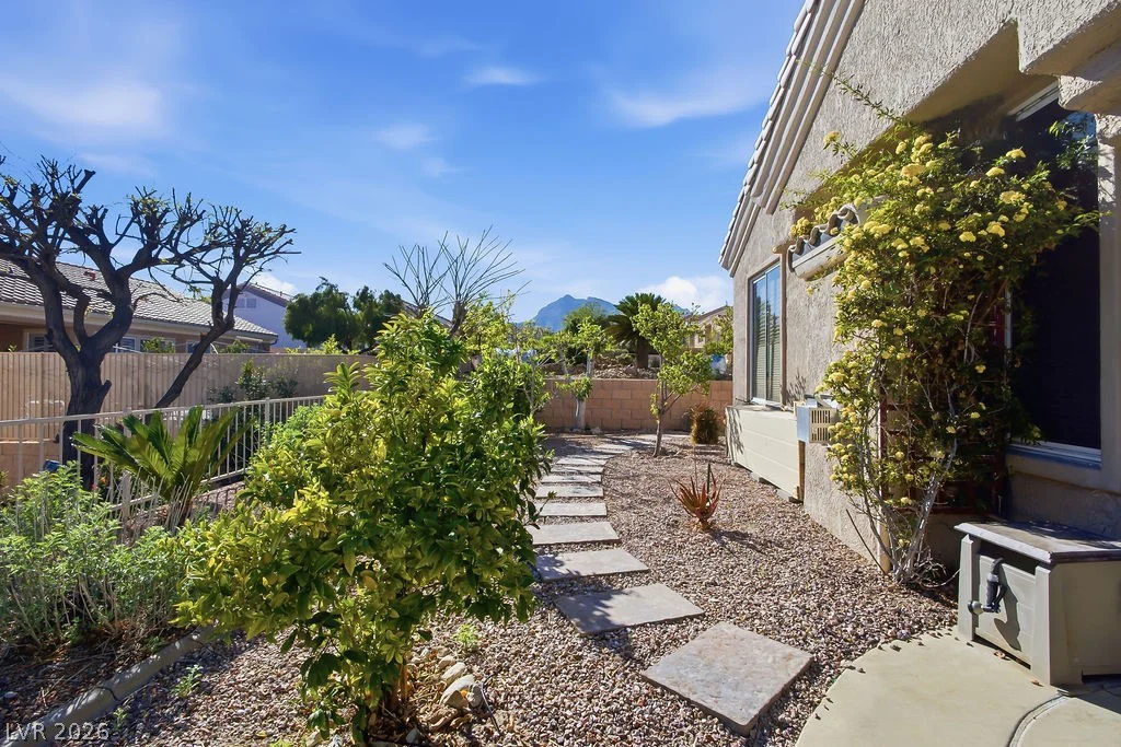 10901 Clarion, Las Vegas, NV 89134