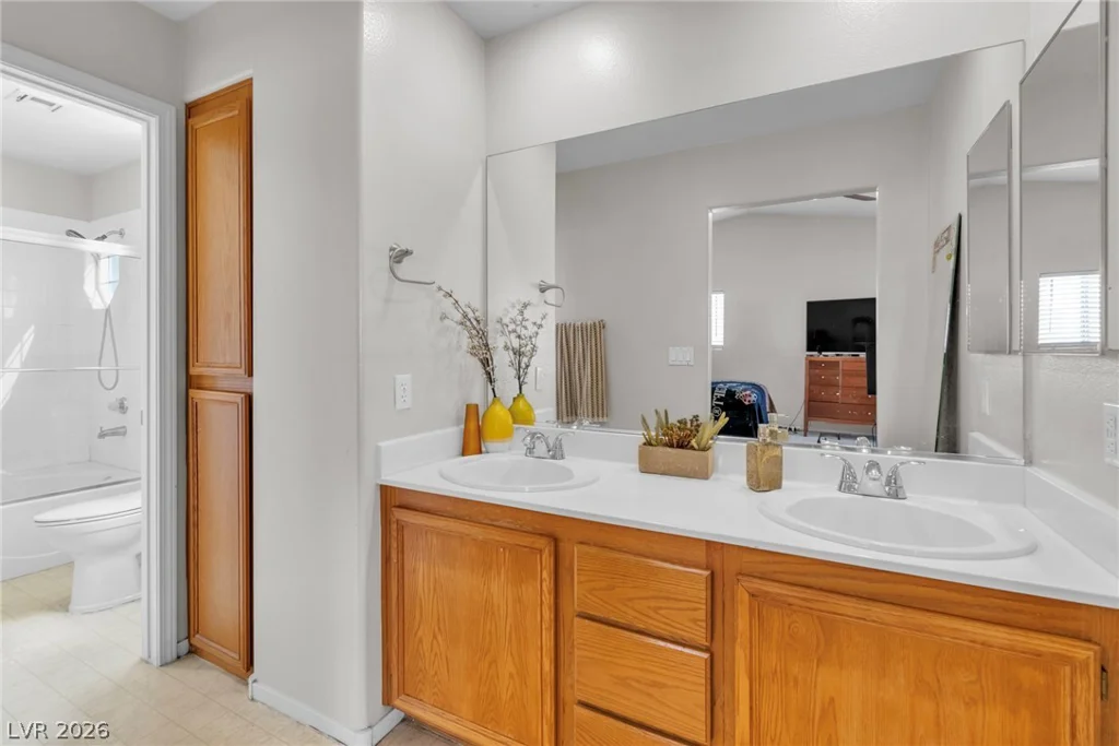 5683 Boothill, Las Vegas, NV 89118