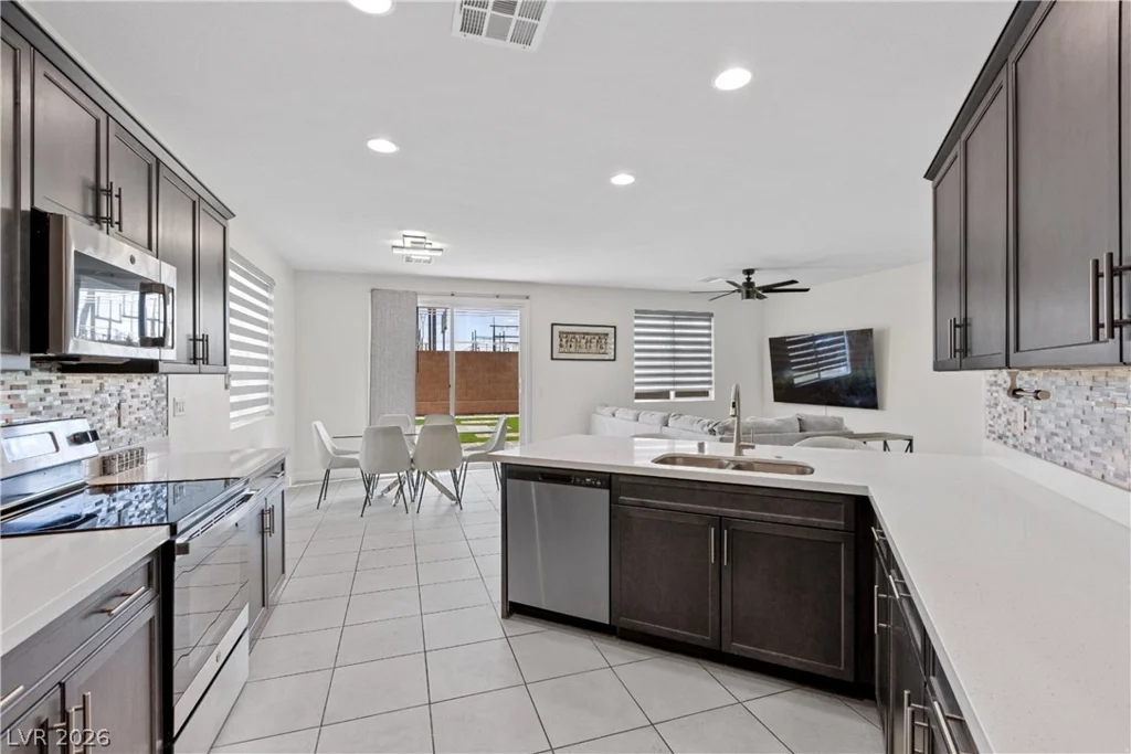 5255 Peak Rock, Las Vegas, NV 89141