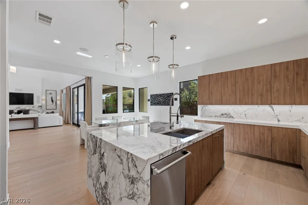 5 Gemstar, Las Vegas, NV 89135