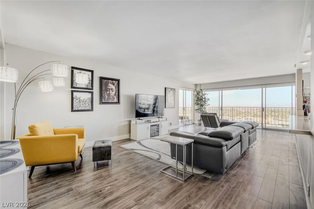 3111 Bel Air, Las Vegas, NV 89109