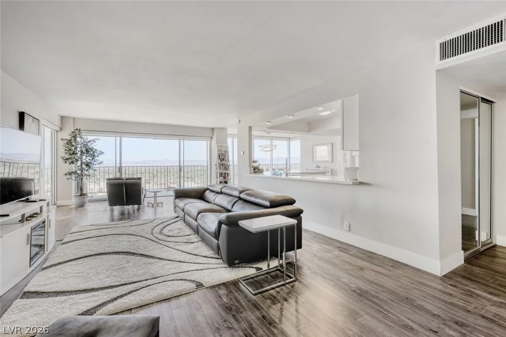 3111 Bel Air, Las Vegas, NV 89109