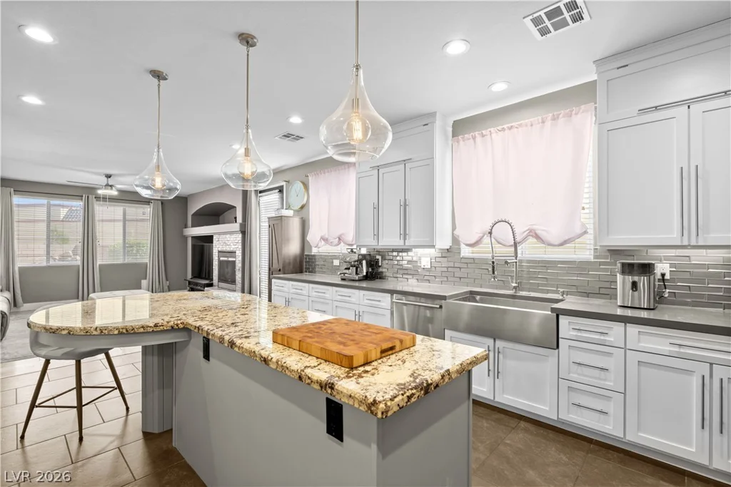 214 Rolling Desert, Henderson, NV 89012