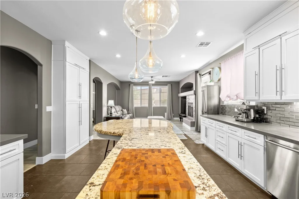 214 Rolling Desert, Henderson, NV 89012