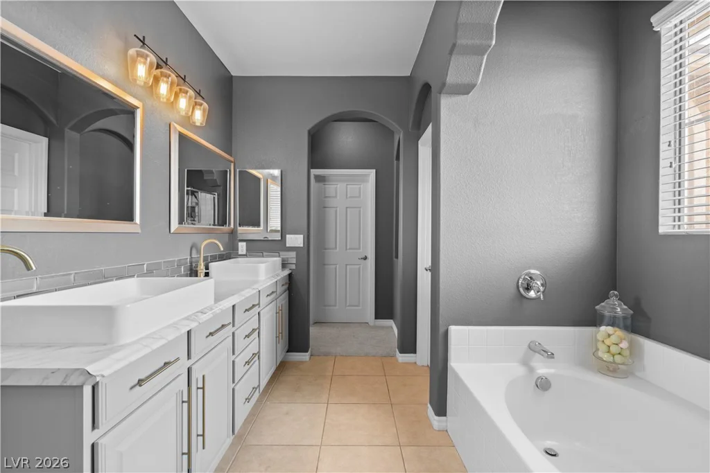 214 Rolling Desert, Henderson, NV 89012