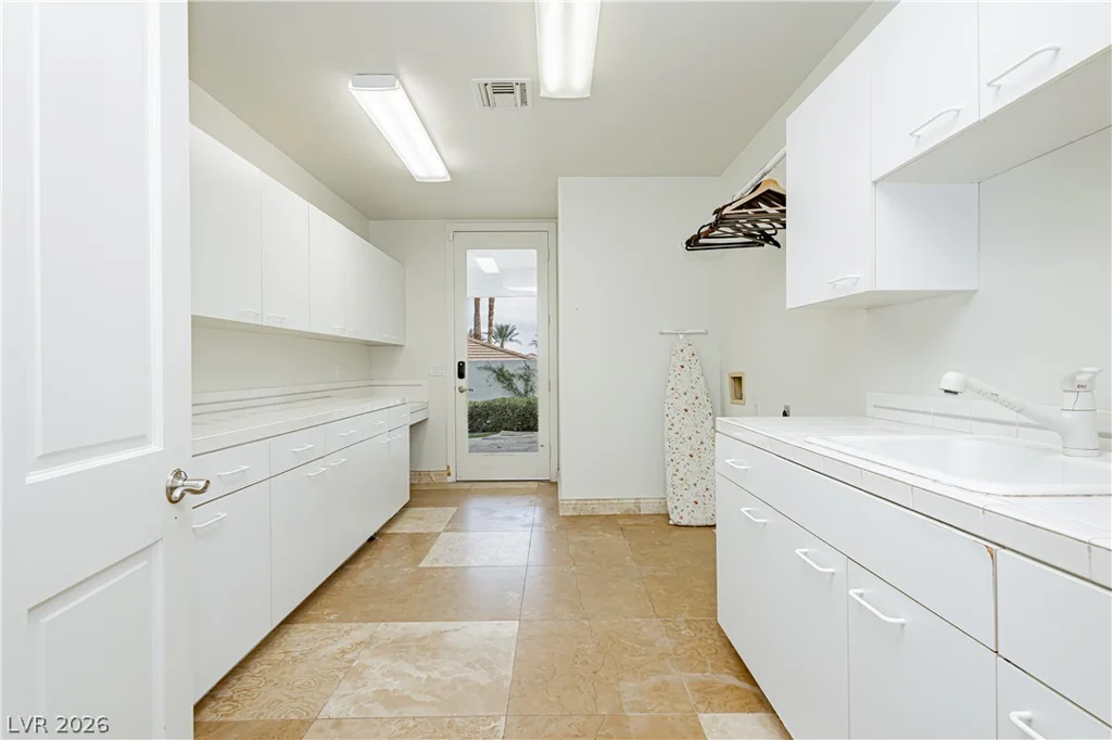2057 Troon, Henderson, NV 89074