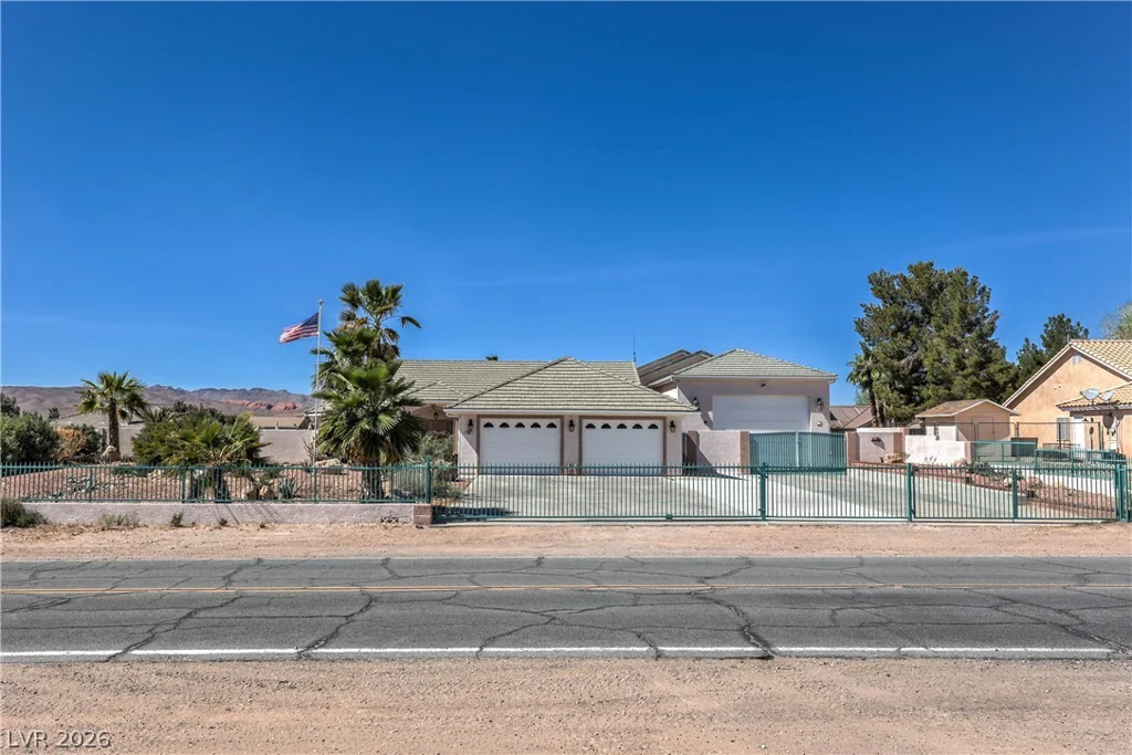 3195 Heyer, Logandale, NV 89021
