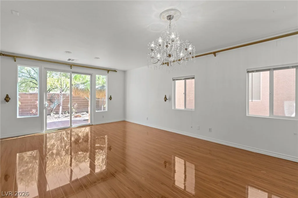 10338 Castle Springs, Las Vegas, NV 89178