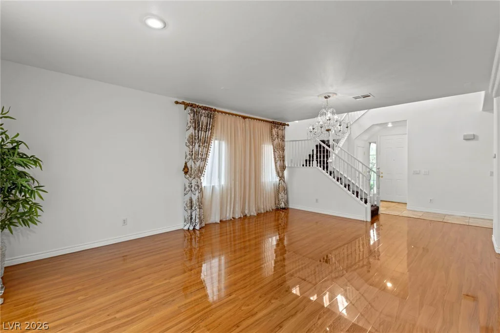 10338 Castle Springs, Las Vegas, NV 89178