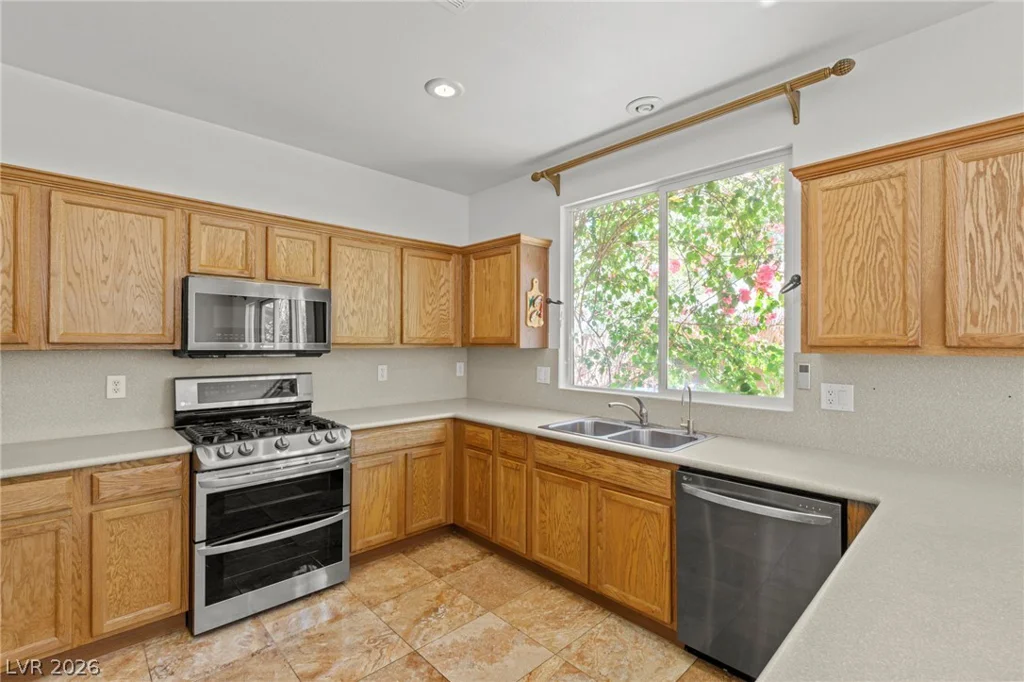 10338 Castle Springs, Las Vegas, NV 89178