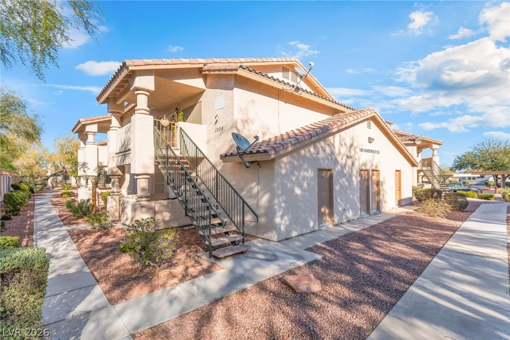1305 Markwood, Las Vegas, NV 89128
