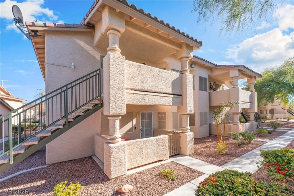 1305 Markwood, Las Vegas, NV 89128