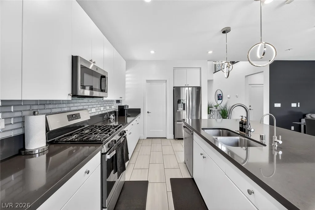 6118 Rock Arch, Las Vegas, NV 89141