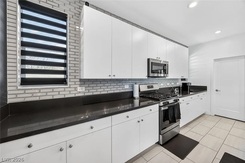 6118 Rock Arch, Las Vegas, NV 89141