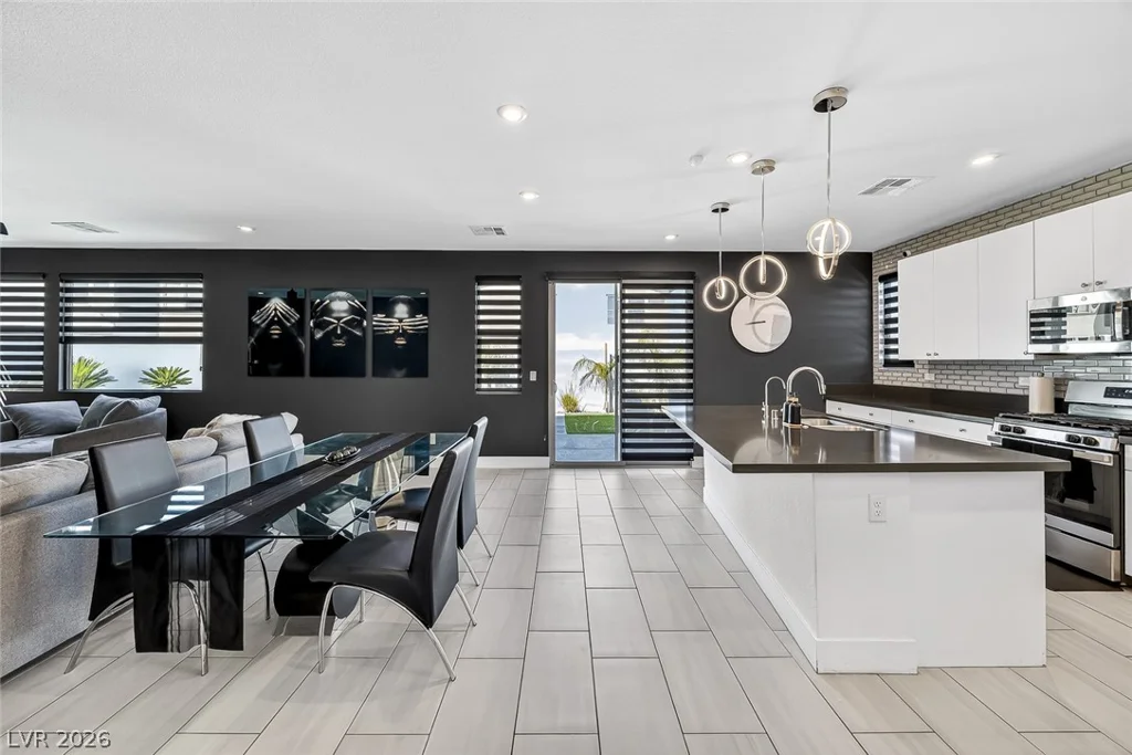 6118 Rock Arch, Las Vegas, NV 89141