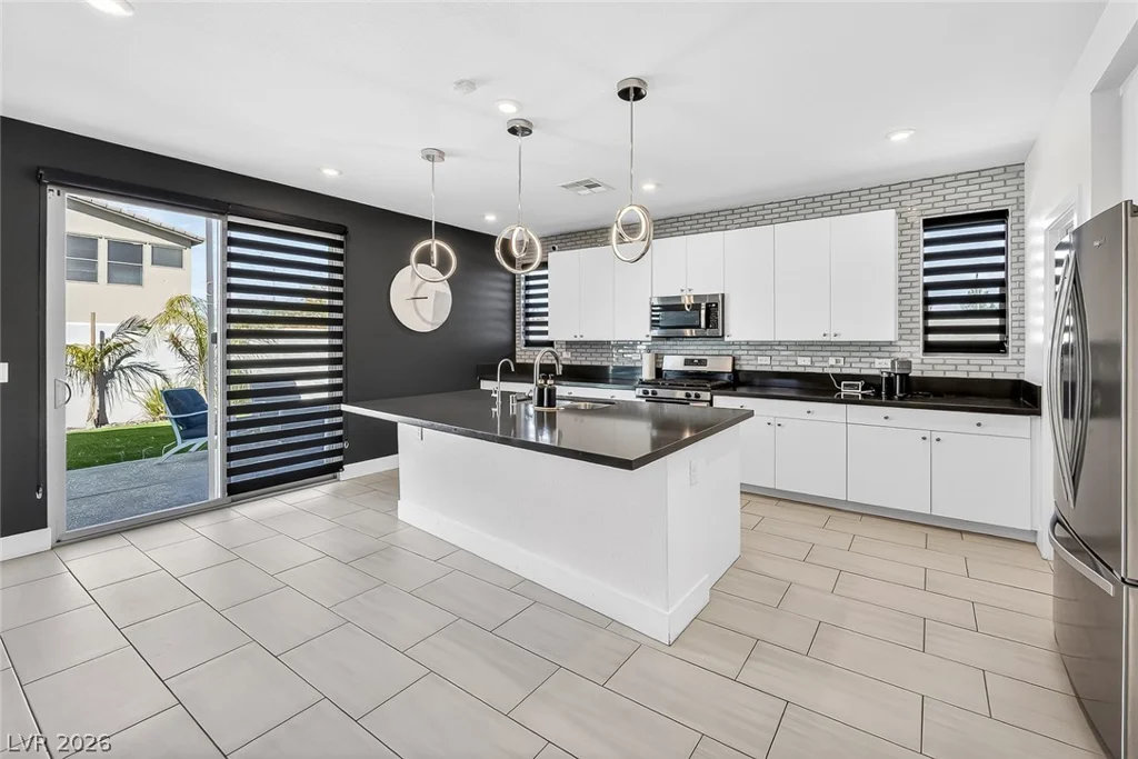 6118 Rock Arch, Las Vegas, NV 89141