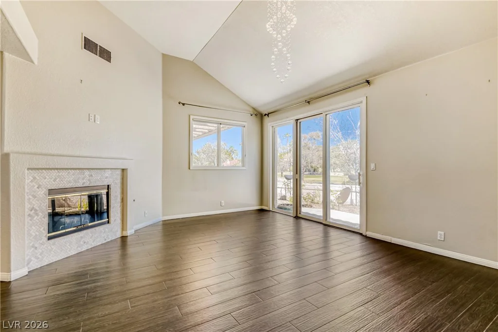 8243 Round Hills, Las Vegas, NV 89113