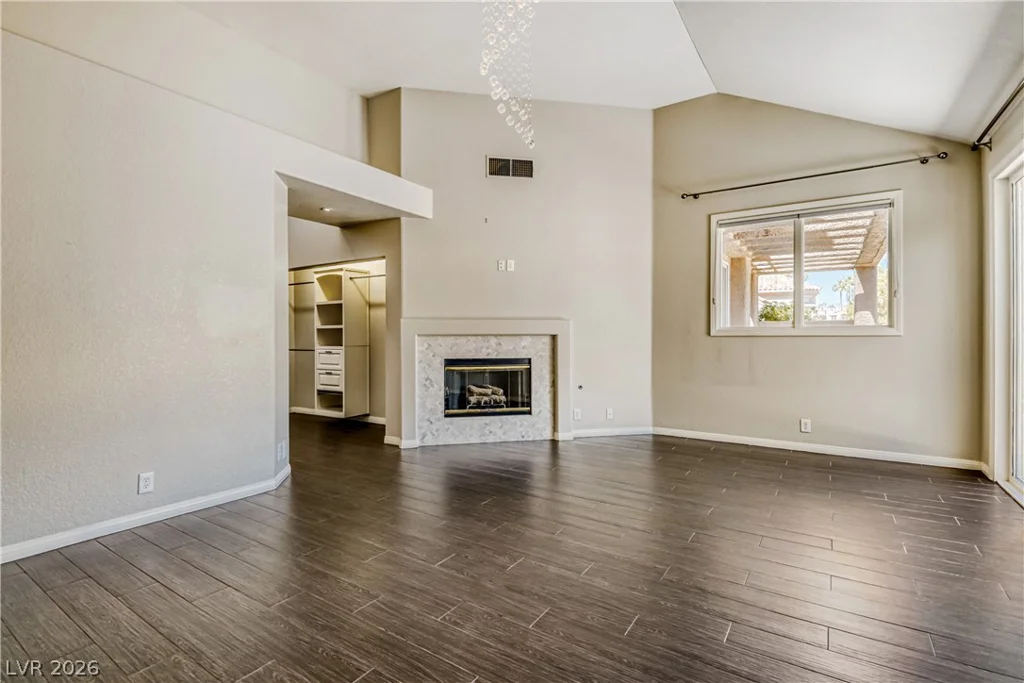 8243 Round Hills, Las Vegas, NV 89113