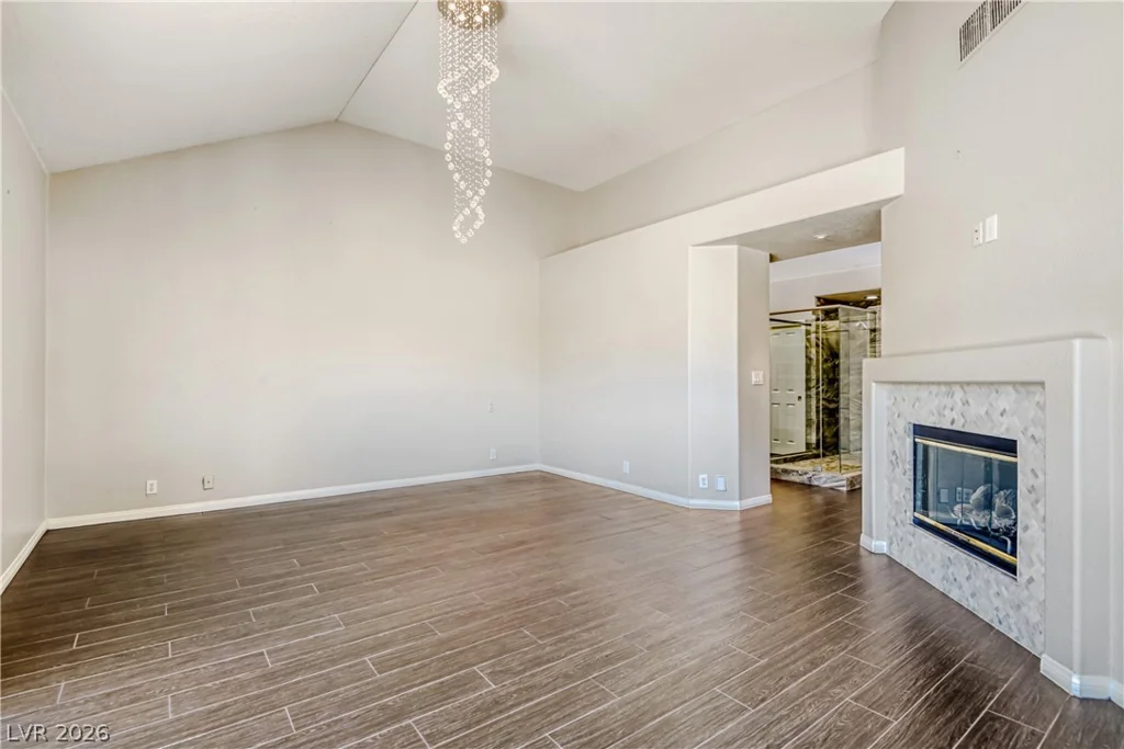 8243 Round Hills, Las Vegas, NV 89113