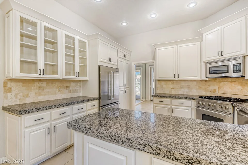 8243 Round Hills, Las Vegas, NV 89113