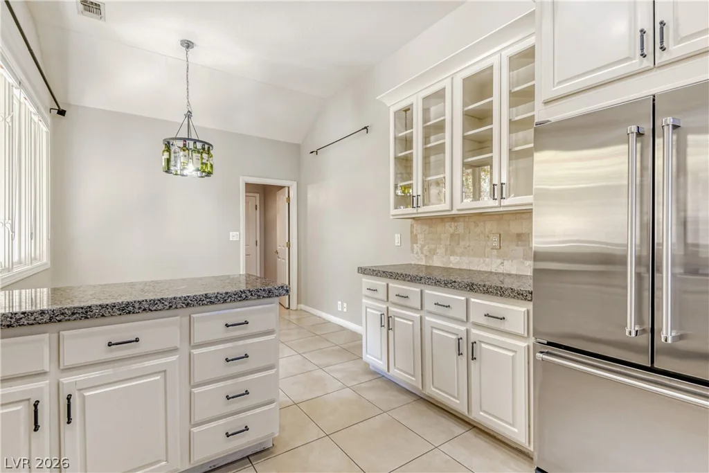 8243 Round Hills, Las Vegas, NV 89113