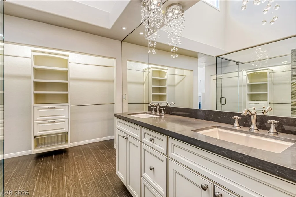 8243 Round Hills, Las Vegas, NV 89113