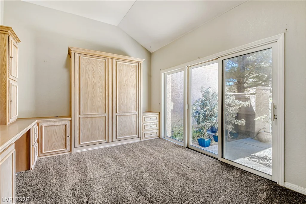 8243 Round Hills, Las Vegas, NV 89113