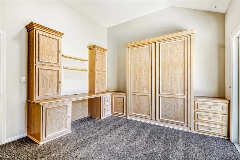 8243 Round Hills, Las Vegas, NV 89113