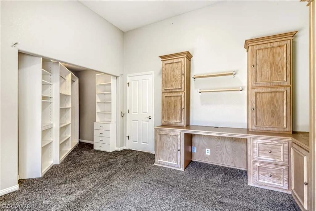 8243 Round Hills, Las Vegas, NV 89113