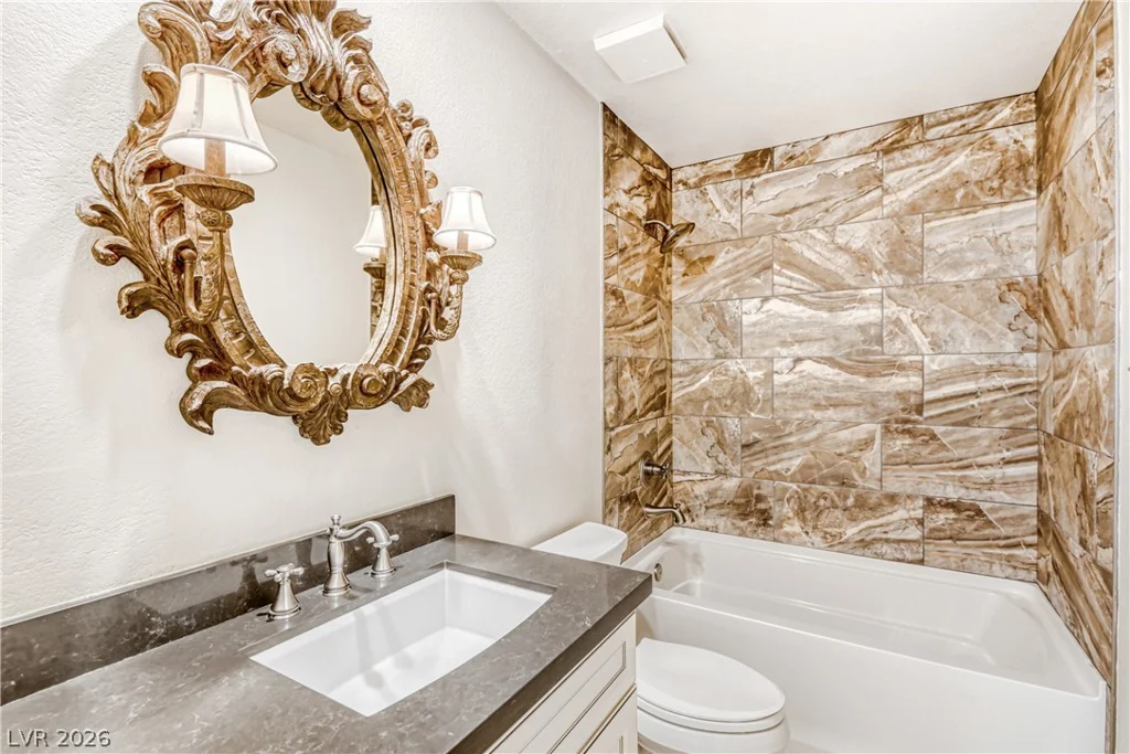 8243 Round Hills, Las Vegas, NV 89113
