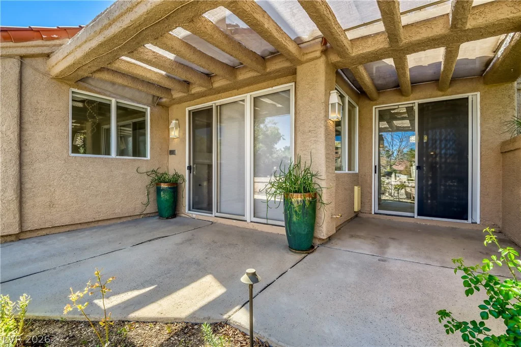 8243 Round Hills, Las Vegas, NV 89113