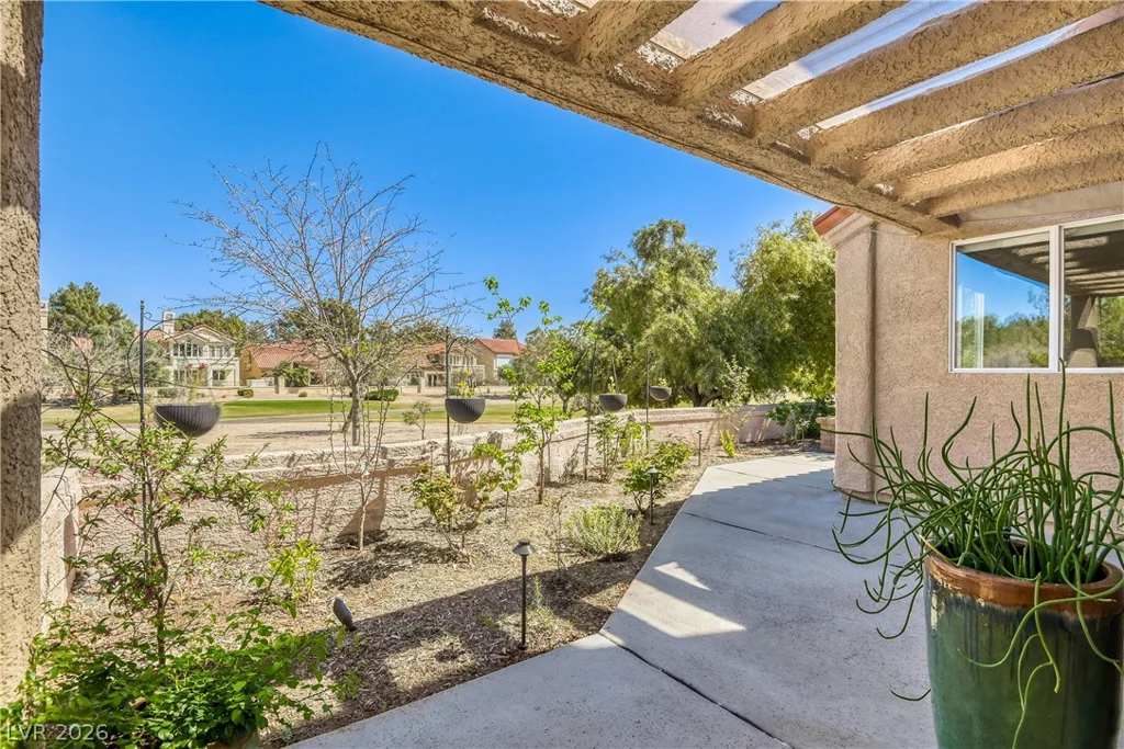 8243 Round Hills, Las Vegas, NV 89113